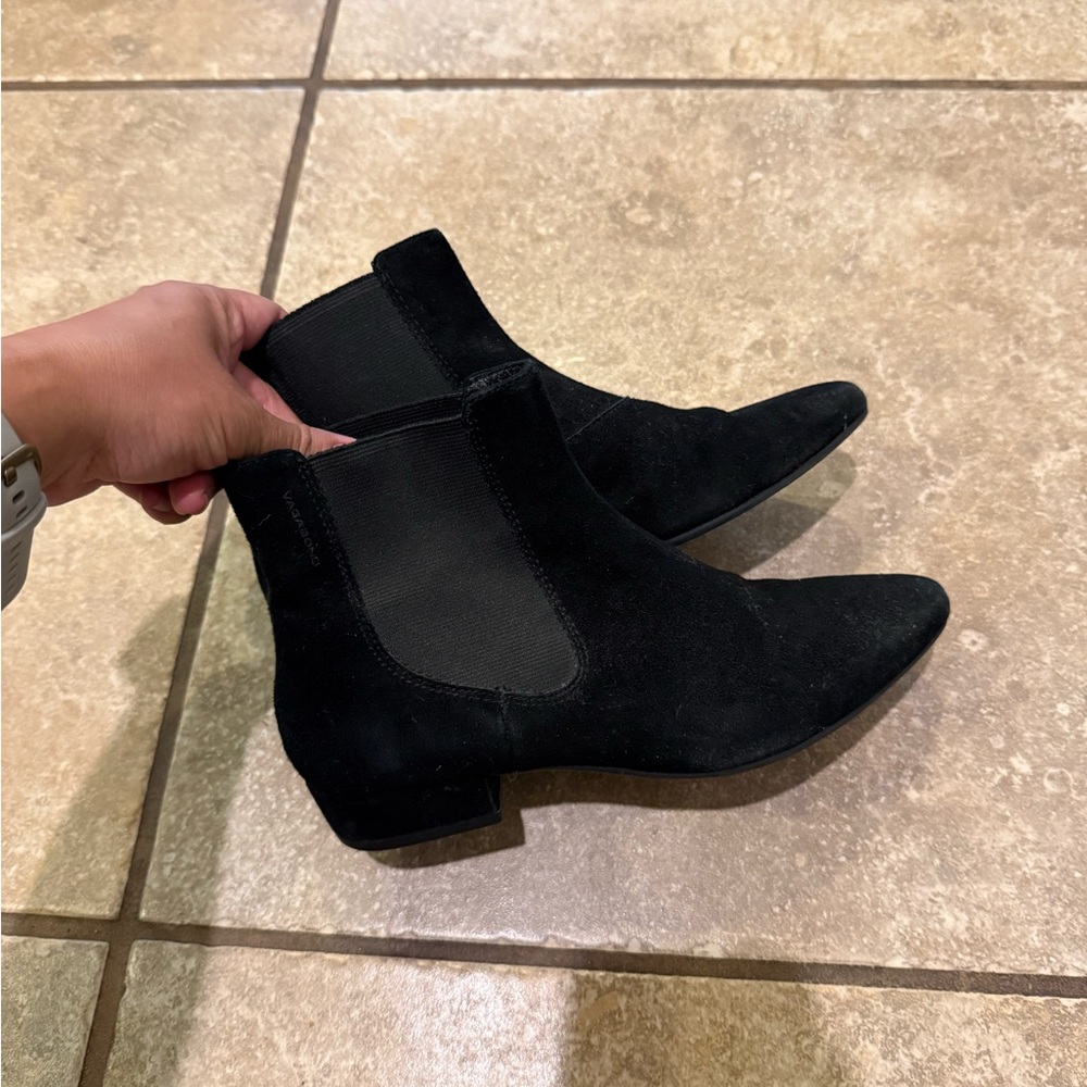 Vagabond Black Suede Chelsea Boots